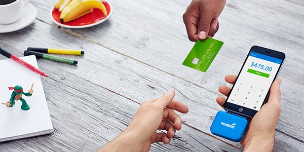 FreshBooks-Card-Reader-On-The-Go